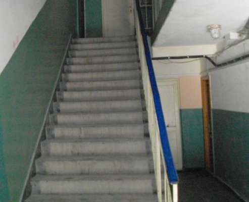 Hoţi de mici: un minor a furat un transformator dintr-o scară de bloc